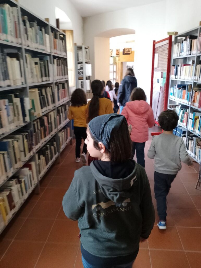 Bambini in visita alla Biblioteca di Oristano